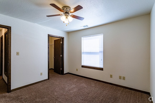 2BR / 2BA Small (Remodeled) - 872 SF