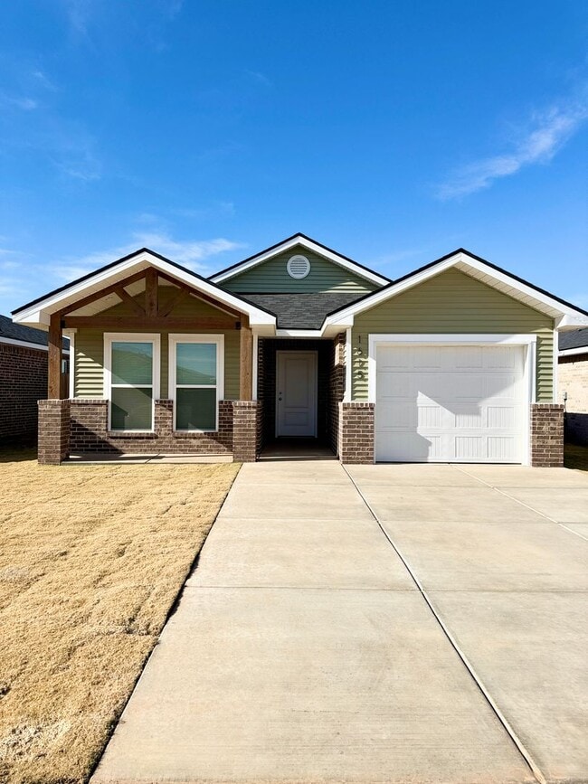 Photo - Brand New 3/2/2 Build Located On Cul-De-Sac In Matador Pointe!