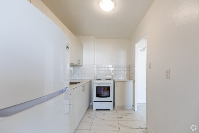 Interior Photo - 260 Wellesley St E