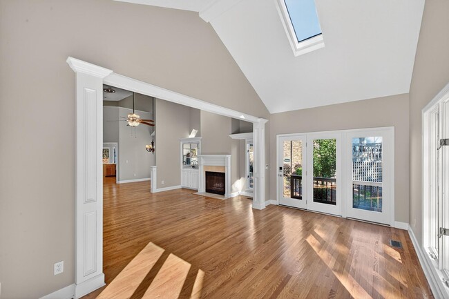 Photo - 205 Club Villa Dr W