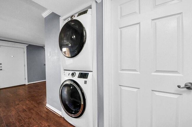 Photo - 1529 Wirt Rd