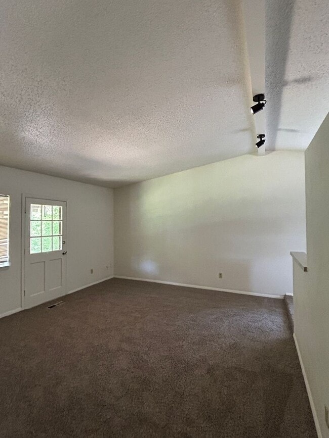 Photo - Spacious 3 Bedroom w/ 2 Car Garage
