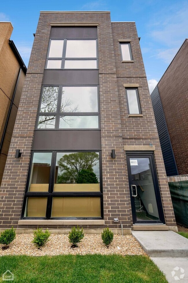 Building Photo - 4605 S St Lawrence Ave Unit 201 Rental