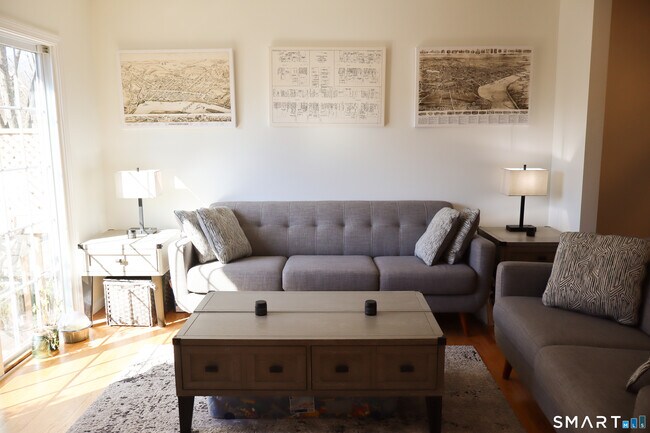 Photo - 25 W Silver St Unit 25