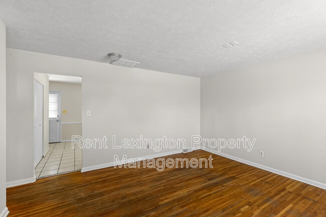 Photo - 1138 Gainesway Dr