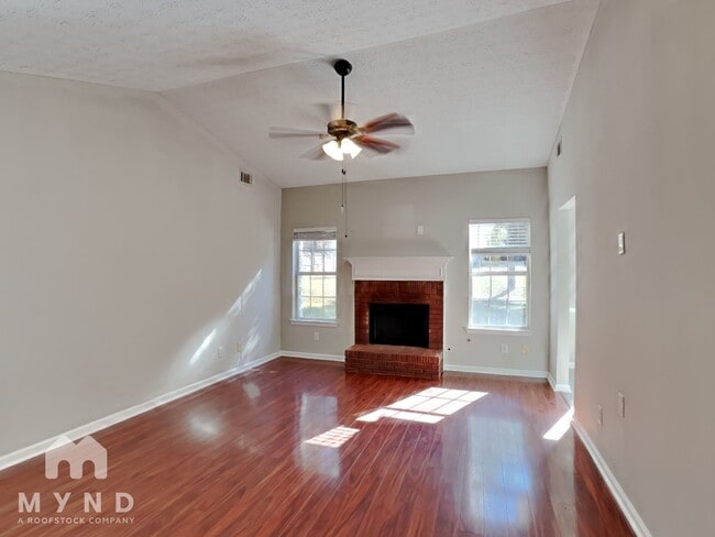 Photo - 301 Lacebark Ln