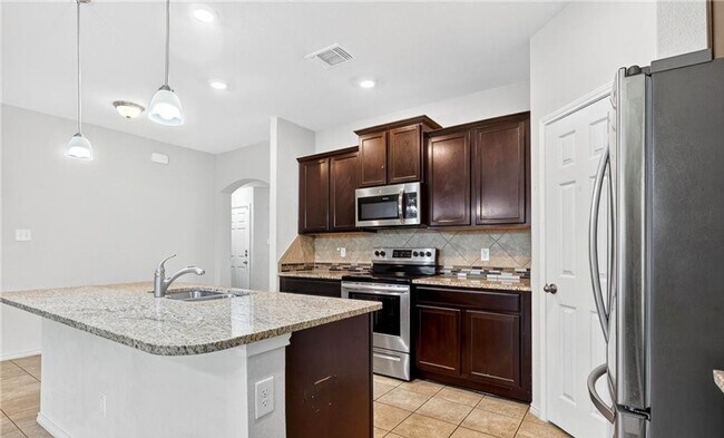 Photo - 4 bedroom 2 bathroom house! HOUSING ACCEPTED! MOVE-IN SPECIAL!!