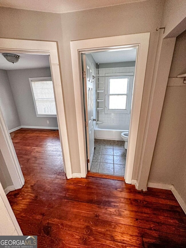 Photo - 1895 Francis Ave NW