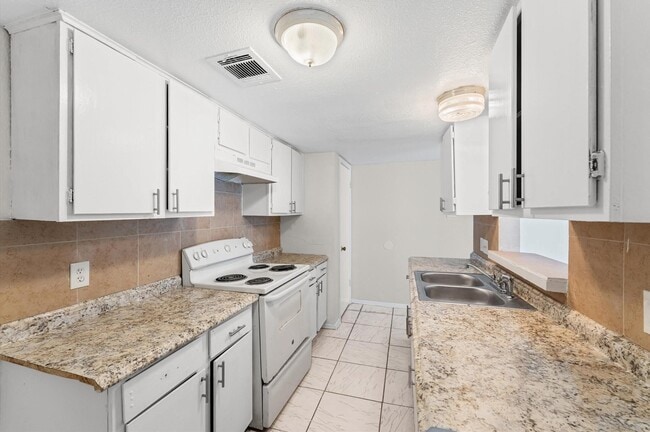 Photo - 12206 Ormandy St