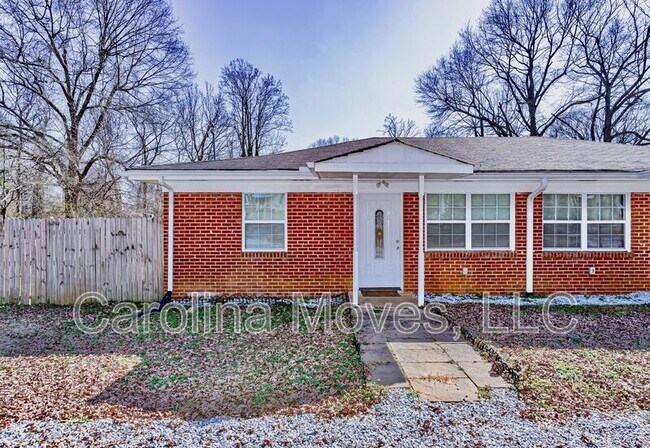 Building Photo - 304 Churchill Cir