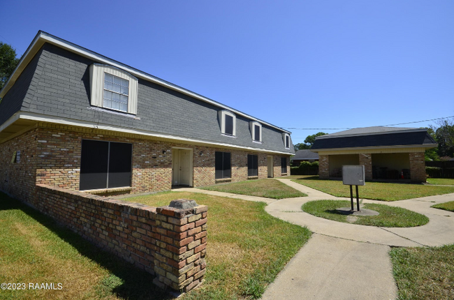 Building Photo - 2610 NE Evangeline Thruway Unit 2 Rental