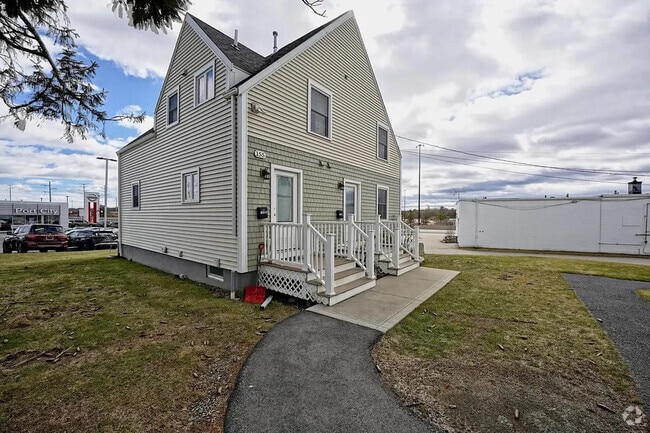 Building Photo - 155 Farm Ln Unit B Rental