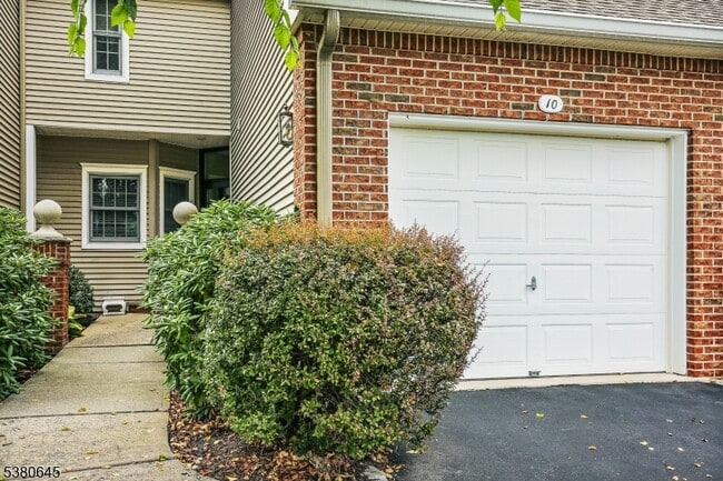 Photo - 10 Conklin Ct