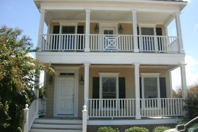 Beautiful Town Home - Beautiful Town Home
