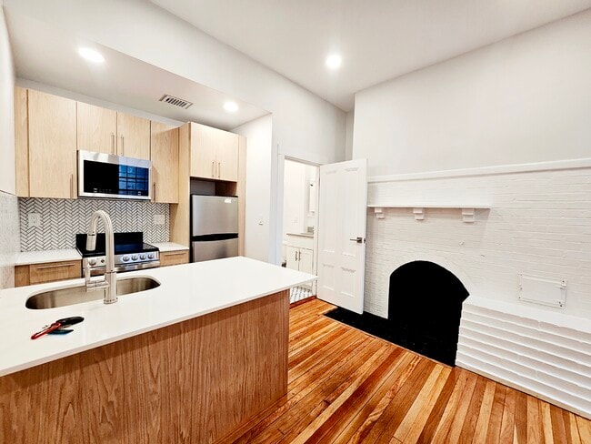Building Photo - 4 Joy St Unit 101
