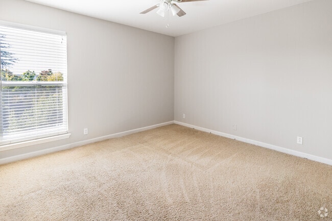 2BR,2BA-800SF Bedroom 2