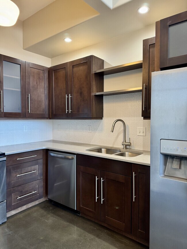 Photo - 1900 Eastland Ave Unit 211