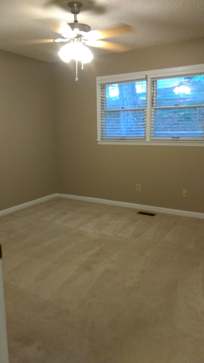 Photo - 2410 Basin Drive