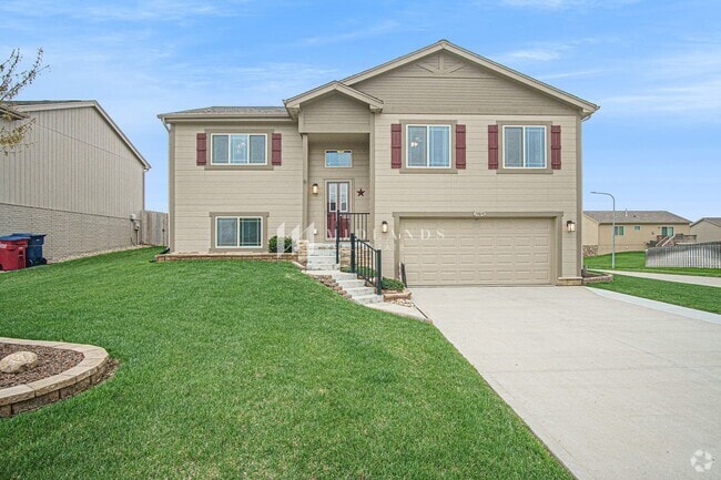 Building Photo - CLEARWATER FALLS SPLIT LEVEL Rental