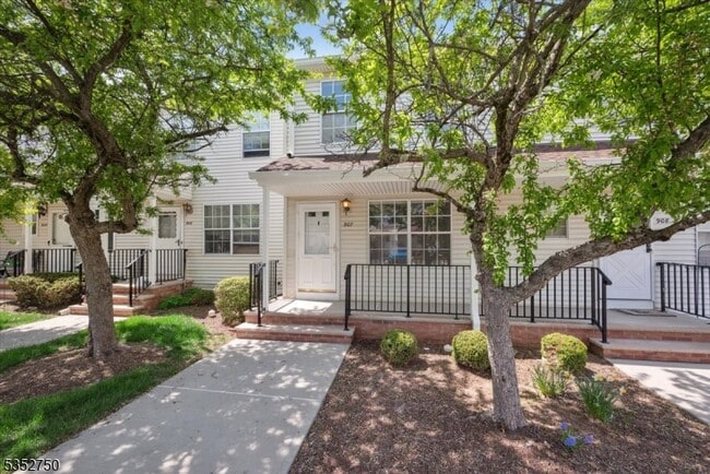 Photo - 907 Wetherburn Ct