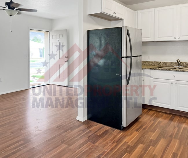 Building Photo - 506 W Tansill St Unit B