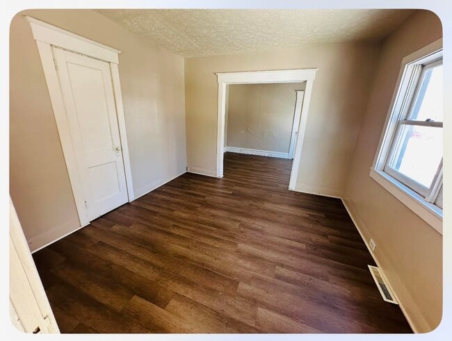 Photo - 345 1/2 Chemung St