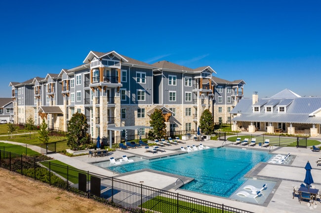 Building Photo - Lakeside Row Apartments