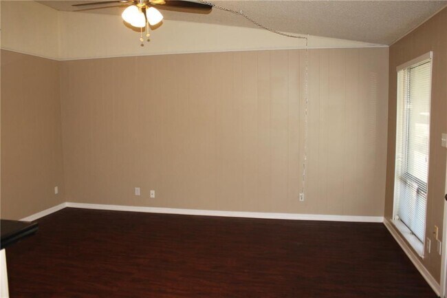 Photo - 606 W 51st St Unit 104