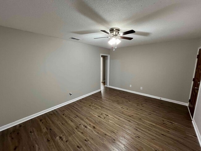 Photo - 2604 Briar Ave SW