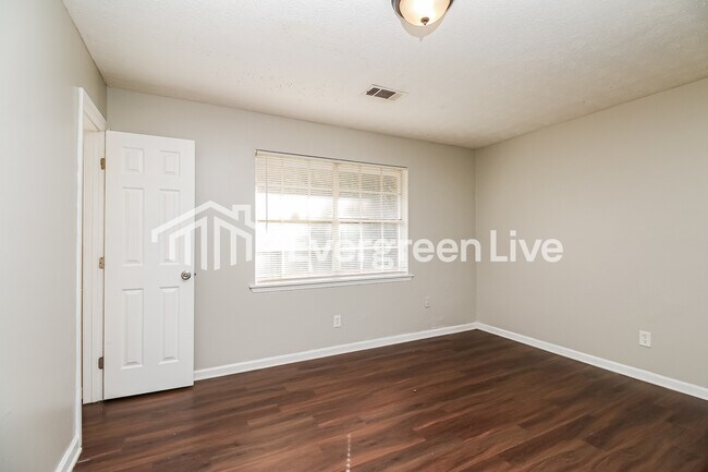 Photo - 45 Belmont Park Ln