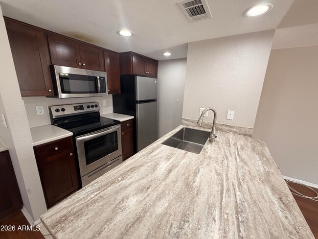 1014 E Spence Ave Unit 101