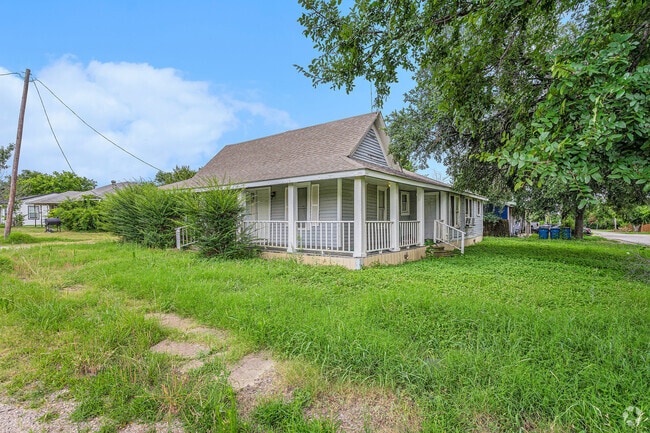 Building Photo - 111 W Atchley Ave Rental