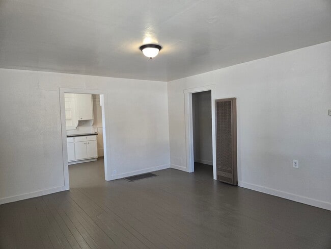 Photo - 1121 Kenwood Ave