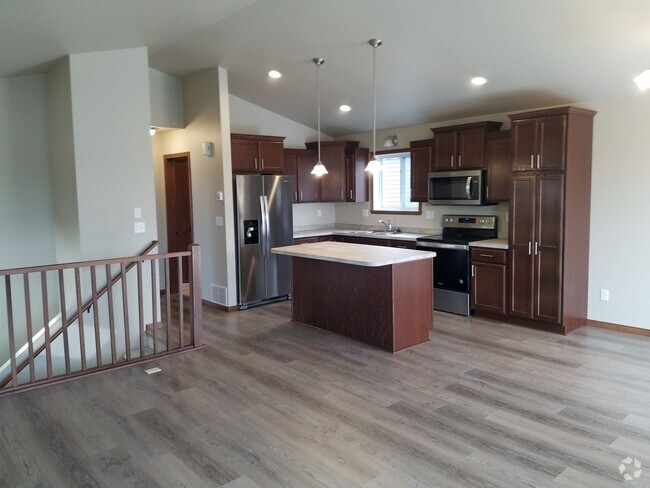 Building Photo - 3 Bedroom / 2 Bathroom House For Rent!