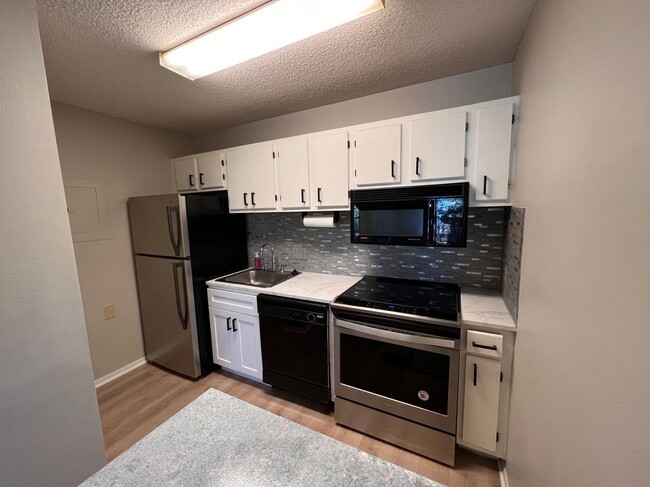Building Photo - 225 S Tropical Trail Rental