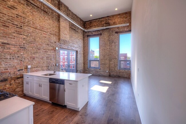 Photo - 1532 W Chicago Ave Unit 3