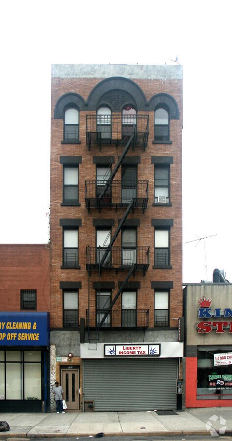 Photo - 461 Willis Ave Apartments