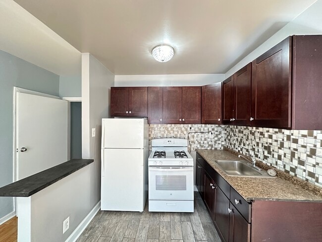 Photo - 5662 N Ridge Ave Unit E2