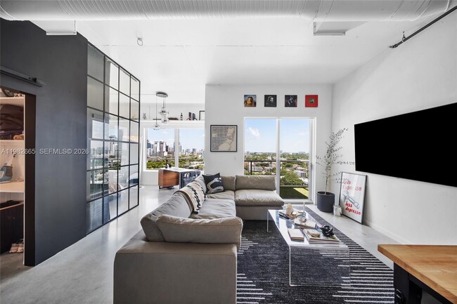 Photo - 10 SW South River Dr Unidad 1512