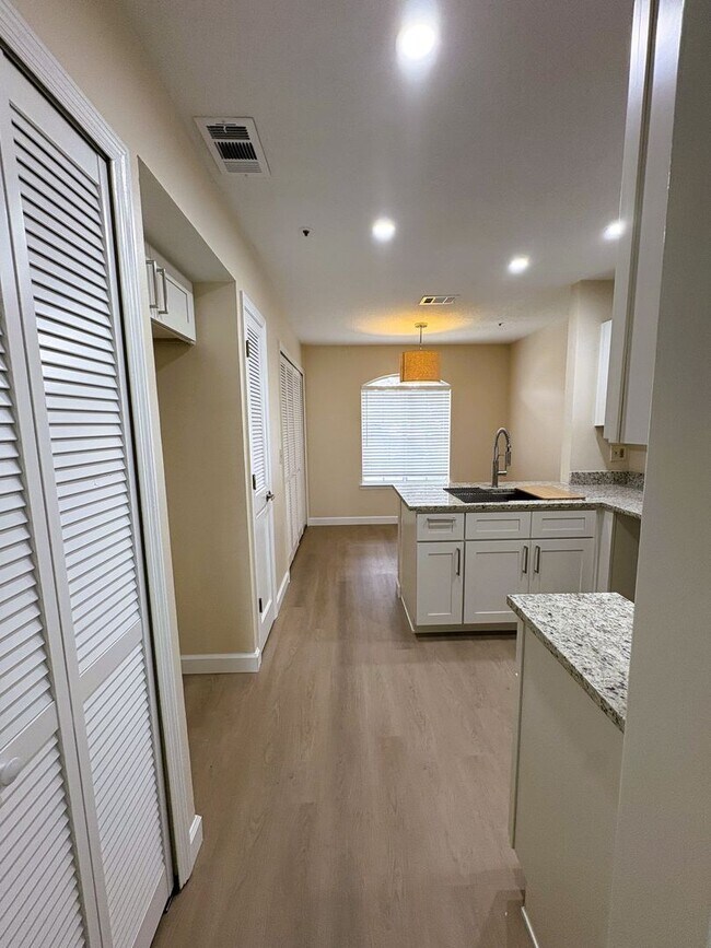 519 Carambola Ave