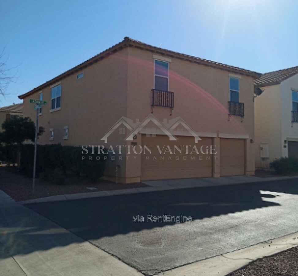 Photo - 881 S Adam Wy