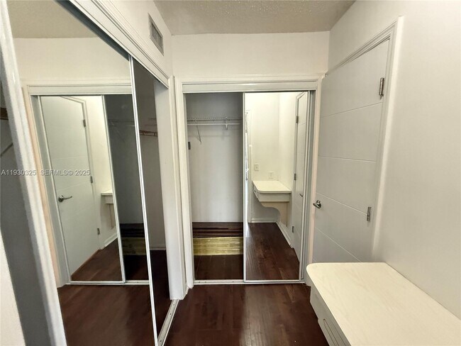 Photo - 5160 SW 40th Ave Unidad 29D