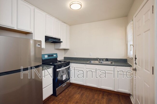 Photo - 150 Hedges St SE