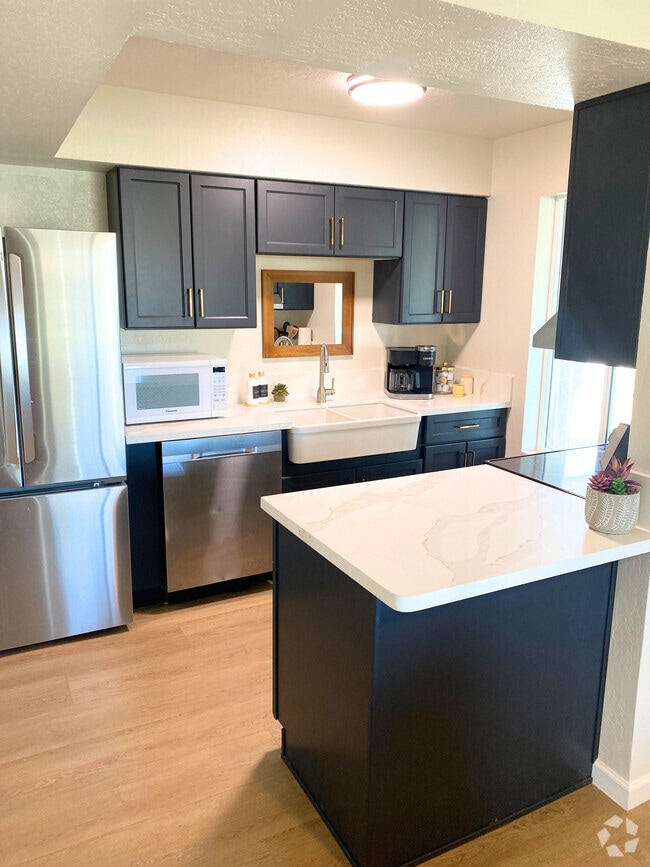 Building Photo - 1795 W 28th St Rental