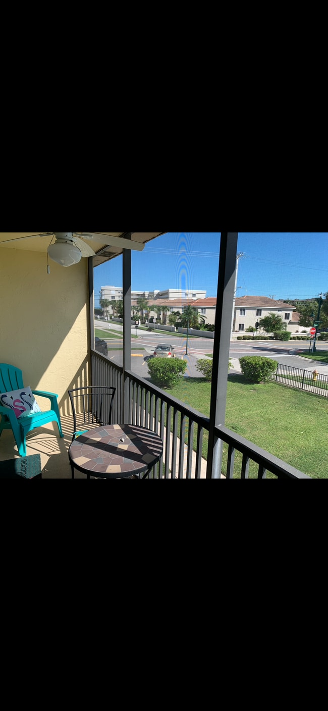 Nice ocean view block from beach - 7101 Ridgewood Ave Unit 203