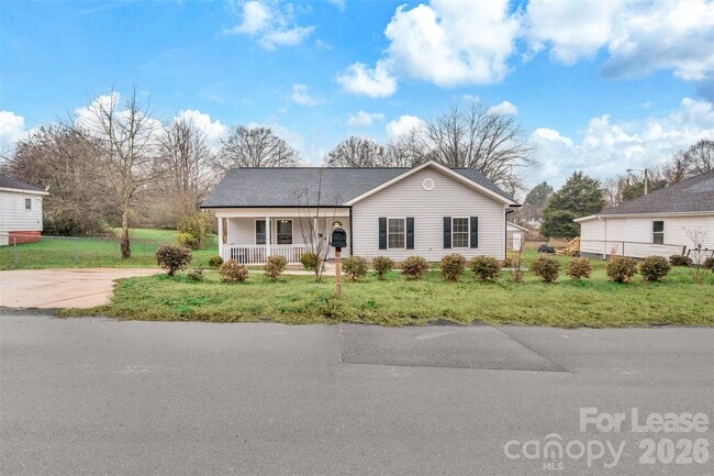 Photo - 601 Apple St