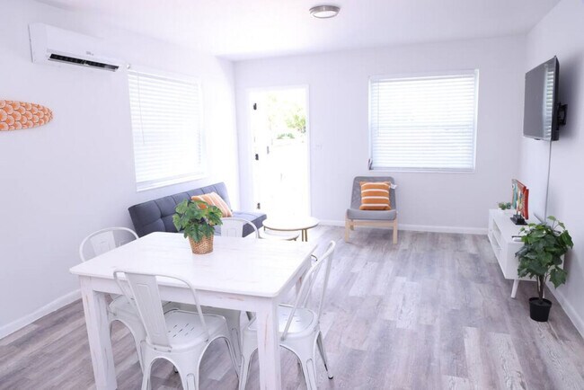 Photo - 1109 Douglas Rd Unidad ID1056520P