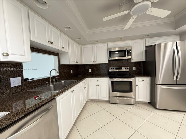Building Photo - 250 John F Kennedy Dr Unit Ph 7 Rental