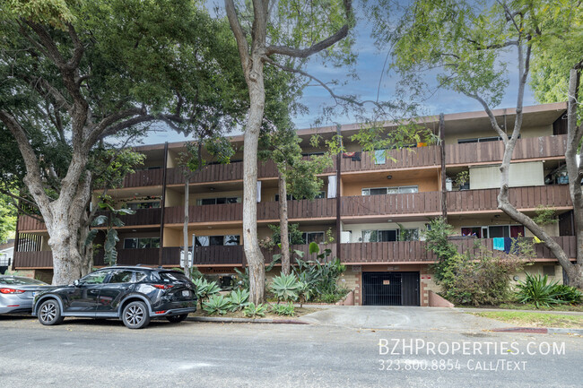 Updated 1Bedroom 1Bathroom In Prime West H... - Updated 1Bedroom 1Bathroom In Prime West H... Apartment Unit 304