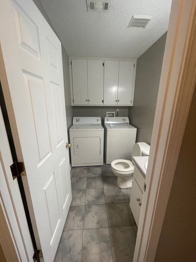 Photo - 212 Foxchase Ln Unit 212 Foxhase Lane